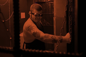 Фотография перформанса Каннибал от компании В клетке (Фото 1)